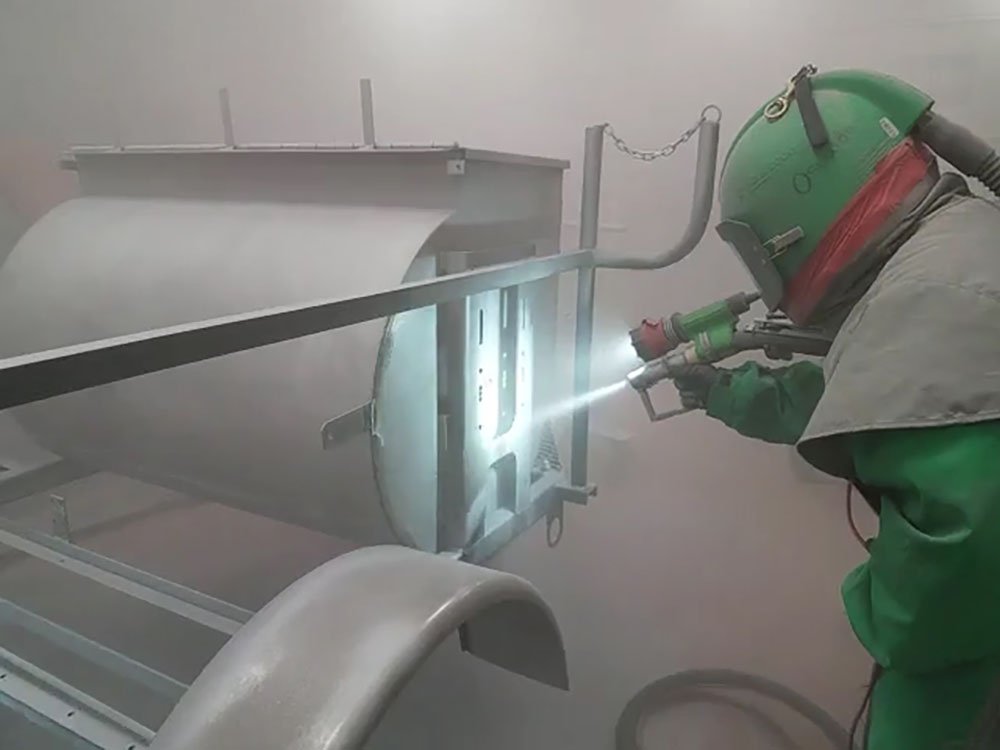 Blast and spray partner